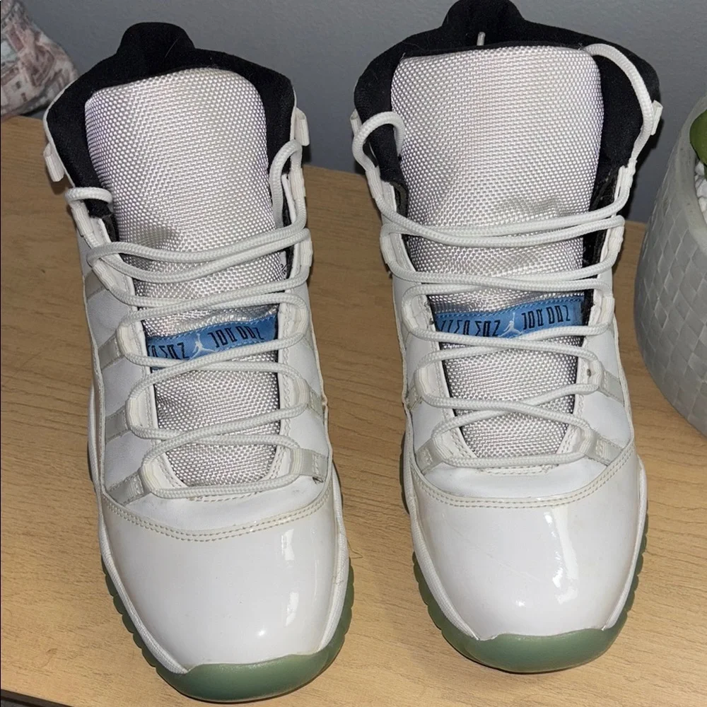 Air Jordan 11 Retro “Legend Blue” – Size 7Y - Picture 4 of 13